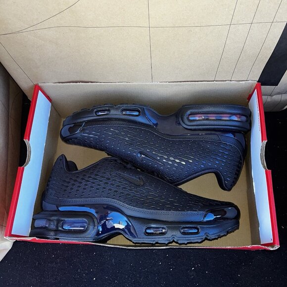 NEW Nike Air Max Plus VII Triple Black Anthracite HQ2197 001 Men Size 10